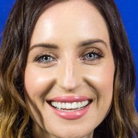 Zoe Lister-Jones Desnuda