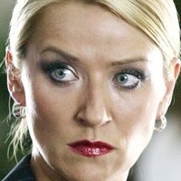 Zoe Lucker Desnuda