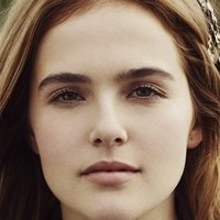 Zoey Deutch Desnuda