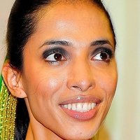 Zohre Esmaeli Desnuda